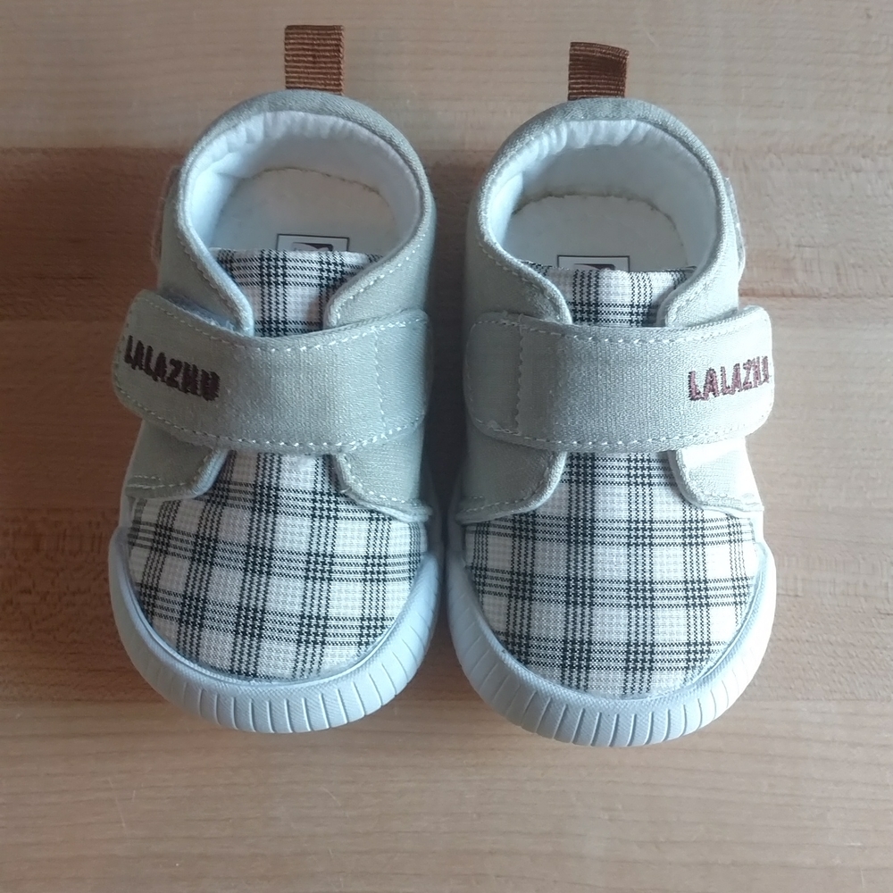 Shoes size 4 (baby)